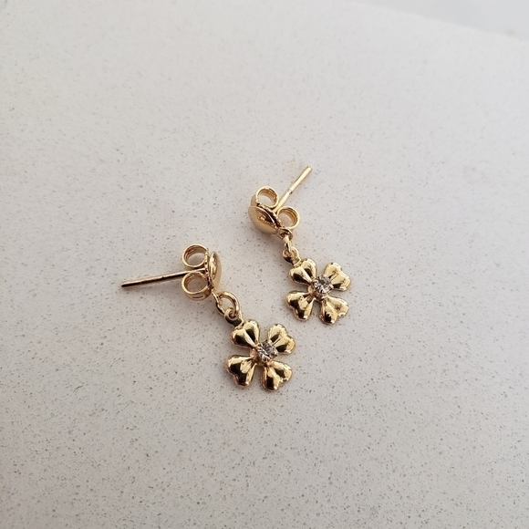 FLOWER earrings - Picture 3 of 4
